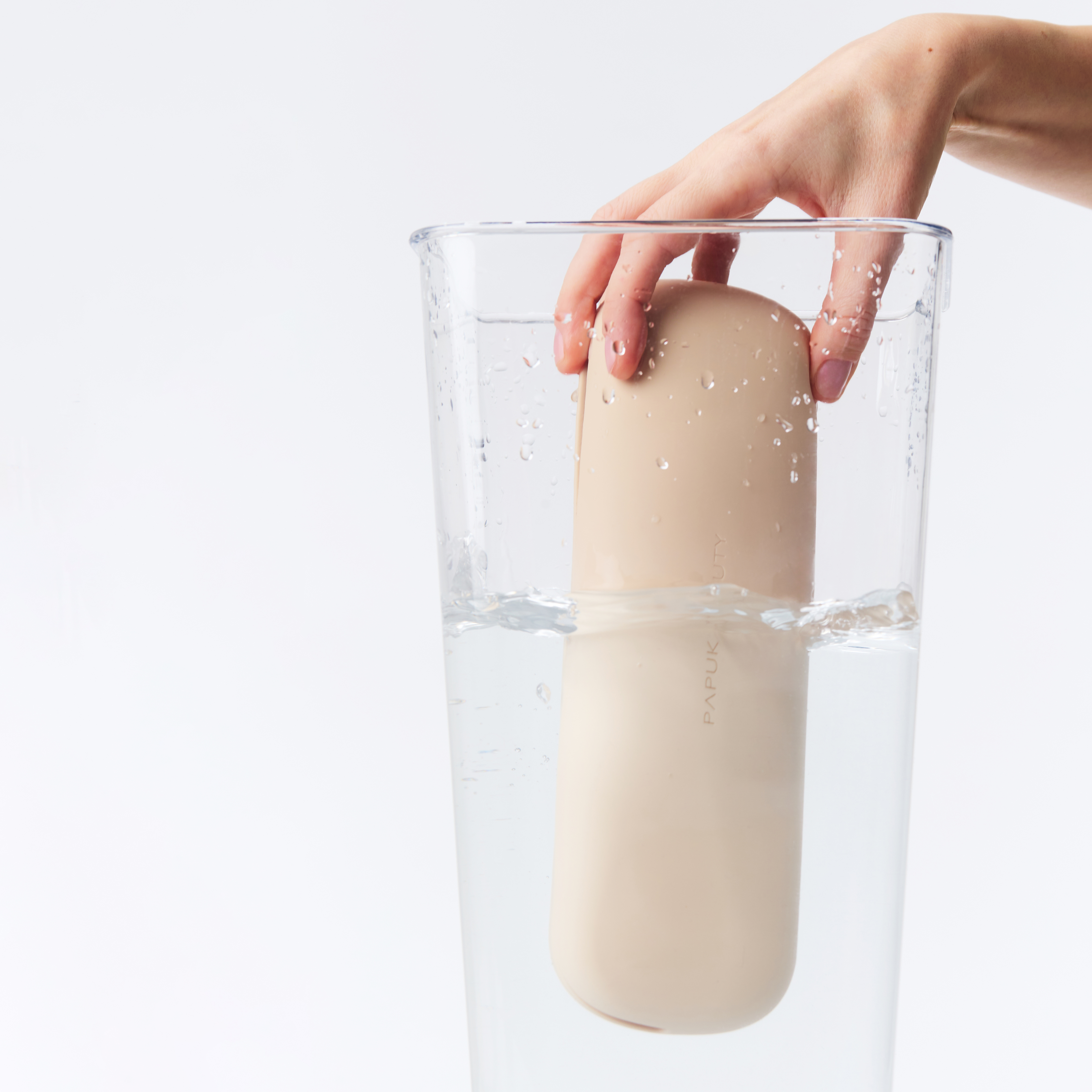 Силиконовый чехол для кистей МАХ, молочный (milk)